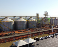 O governador do Paraná em exercício, Darci Piana, visita a Cooperativa Agroindustrial Lar neste domingo (25), no Complexo Industrial de Bom Jesus, que acaba de concluir a primeira etapa das obras.   Foto:  Ari Dias/AEN