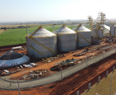 O governador do Paraná em exercício, Darci Piana, visita a Cooperativa Agroindustrial Lar neste domingo (25), no Complexo Industrial de Bom Jesus, que acaba de concluir a primeira etapa das obras.   Foto:  Ari Dias/AEN