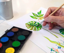 O Centro Juvenil de Artes Plásticas, CJAP, está com inscrições abertas para as oficinas regulares do segundo semestre. São, ao todo, 25 oficinas para crianças e adolescentes, entre 08 e 17 anos. Os encontros serão virtuais, pelo Google Meet.  -  Curitiba, 27/07/2021  -  Foto:  Professora Adriana Carla Dalazen Cichocki ( imagens feitas antes da pandemia)