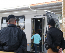 Roubos nos ambientes de transporte coletivo caem 48,6% no Paraná e mais da metade somente na Capital no primeiro semestre
Foto:PMPR