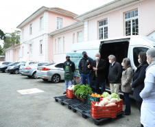 O Governo do Estado realizou na manhã desta quarta-feira (28) a primeira entrega de alimentos do Programa Compra Direta Paraná em Curitiba em 2021. O lançamento simbólico aconteceu no Asilo São Vicente de Paulo, no bairro Juvevê, com produtos da Cooperativa de Agricultores Orgânicos e de Produção Agroecológica (Coaopa). A cerimônia contou com a presença do secretário estadual da Agricultura e do Abastecimento, Norberto Ortigara.   -  Curitiba, 28/07/2021  -  Foto: José Fernando Ogura/AEN