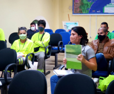 A Portos do Paraná deu início às ações do programa de recuperação de áreas de preservação permanente nas regiões de Paranaguá e Antonina e conservar matas nativas. Nesta terça-feira, representantes da empresa estiveram em Antonina para apresentar os responsáveis pelo programa e tratar do apoio da prefeitura do município e da adesão da população.  -  Paranaguá, 28/07/2021  -  Foto: Pierpaolo Nota/ Portos do Paraná