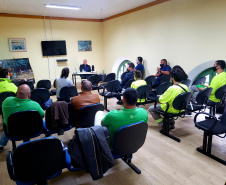 A Portos do Paraná deu início às ações do programa de recuperação de áreas de preservação permanente nas regiões de Paranaguá e Antonina e conservar matas nativas. Nesta terça-feira, representantes da empresa estiveram em Antonina para apresentar os responsáveis pelo programa e tratar do apoio da prefeitura do município e da adesão da população.  -  Paranaguá, 28/07/2021  -  Foto: Pierpaolo Nota/ Portos do Paraná