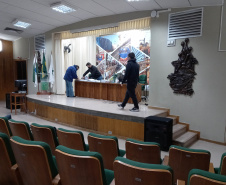 O Departamento de Estradas de Rodagem do Paraná (DER/PR) abriu nesta quarta-feira (28) os envelopes com as propostas técnicas de duas licitações para elaborar os projetos de engenharia da restauração e ampliação da capacidade da PR-317, entre Iguaraçu e a divisa com São Paulo, na região Noroeste do Estado. O trecho tem 70,13 quilômetros de extensão.  -  curitiba, 28/07/2021  -  foto: DER-PR