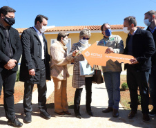 O governador Carlos Massa Ratinho Junior entregou nesta sexta-feira (30) 454 habitações do programa federal Casa Verde e Amarela em Ponta Grossa, nos Campos Gerais. O Residencial Porto Belvedere beneficia 1,8 mil pessoas na região.
Foto:Ari Dias/AEN