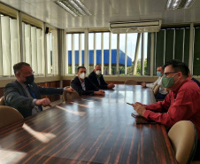 O Departamento de Trânsito do Paraná (Detran-PR) recebeu um ônibus doado pela Receita Federal, nesta segunda-feira, 26, durante viagem da diretoria à Foz do Iguaçu, no oeste do Estado. Foto: DetranPR