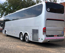 O Departamento de Trânsito do Paraná (Detran-PR) recebeu um ônibus doado pela Receita Federal, nesta segunda-feira, 26, durante viagem da diretoria à Foz do Iguaçu, no oeste do Estado. Foto: DetranPR
