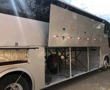 O Departamento de Trânsito do Paraná (Detran-PR) recebeu um ônibus doado pela Receita Federal, nesta segunda-feira, 26, durante viagem da diretoria à Foz do Iguaçu, no oeste do Estado. Foto: DetranPR