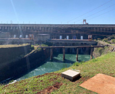 O Departamento de Trânsito do Paraná (Detran-PR) recebeu um ônibus doado pela Receita Federal, nesta segunda-feira, 26, durante viagem da diretoria à Foz do Iguaçu, no oeste do Estado. Foto: DetranPR