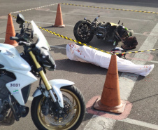 O Batalhão de Polícia de Trânsito (BPTran), juntamente com outros órgãos ligados ao trânsito urbano, promoveu uma manhã de instrução gratuita para motoboys e motofretistas no sábado (31/07). O projeto Trampo Seguro foi desenvolvido para que os usuários de motos conheçam melhor o veículo, as habilidades de condução para evitar acidentes e a legislação de trânsito. Foto: BPTRAN