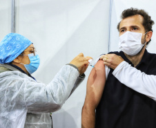 Vacinação contra a Covid-19 em São José dos Pinhais, durante o fim de semana  -  São José dos Pinhais, 17/07/2021  -  Foto: José Fernando Ogura/AEN