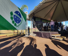 Um dos trechos mais movimentados da BR-277, em Cascavel, na Região Oeste, começou oficialmente a ser requalificado. O governador Carlos Massa Ratinho Junior participou nesta segunda-feira (2) do lançamento da pedra fundamental das obras de duplicação da rodovia. Foto: Jonathan Campos/AEN