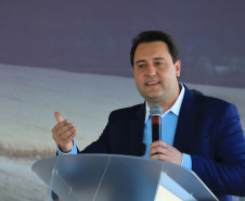 Um dos trechos mais movimentados da BR-277, em Cascavel, na Região Oeste, começou oficialmente a ser requalificado. O governador Carlos Massa Ratinho Junior participou nesta segunda-feira (02) do lançamento da pedra fundamental das obras de duplicação da rodovia.  -  Cascavel, 02/08/2021  -  Foto: José Fernando Ogura/AEN