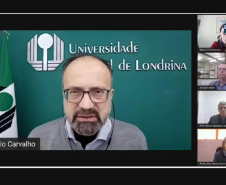 Ano letivo 2021 começa com live de boas vindas e programação especial de recepção.- Reitor da UEL, Sérgio Carvalho, o vice-reitor, Décio Sabbatini, dão boas vindas aos estudantes da graduação, junto com os pró-reitores da Universidade.  -  londrina, 02/08/2021   -  Foto: Divulgação UEL