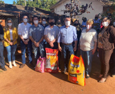 O secretário do Desenvolvimento Sustentável e do Turismo (Sedest), Márcio Nunes, entregou, nesta segunda-feira (02), alimentos e rações para instituições de Umuarama, o Noroeste do Estado.  -  Curitiba, 02/08/2021   -  Foto: SEDEST