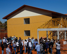 O governador Carlos Massa Ratinho Junior vistoriou nesta terça-feira (3) a obra da nova sede do Centro Estadual de Educação Profissional (CEEP) do Noroeste, também conhecido como Colégio Agrícola do Noroeste, em Diamante do Norte. Foto: Jonathan Campos/AEN