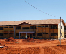 O governador Carlos Massa Ratinho Junior vistoriou nesta terça-feira (3) a obra da nova sede do Centro Estadual de Educação Profissional (CEEP) do Noroeste, também conhecido como Colégio Agrícola do Noroeste, em Diamante do Norte. Foto: Jonathan Campos/AEN