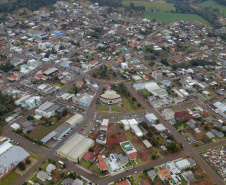 O Governo do Estado, por meio da Secretaria da Fazenda, repassou no mês de julho mais R$ 671 milhões aos 399 municípios do Paraná. Na foto, imagem ilustrativa de Salto do Lontra. 09/2019. Foto: José Fernando Ogura/AEN