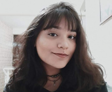 UEM inicia nesta segunda-feira calendário acadêmico das graduações presenciais. Na foto, Lorena da Cunha Furioso, caloura de Física Médica, novo curso da UEM.Foto:UEM