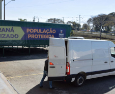 A Secretaria de Estado da Saúde (Sesa) recebeu na tarde desta segunda-feira (9) mais 67,6 mil vacinas contra a Covid-19. As doses da CoronaVac/Butantan fazem parte do lote com 209.170 vacinas para o Paraná, anunciadas pelo Ministério da Saúde no final da noite deste domingo (8). Foto: Américo Antonio/SESA