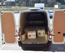 A Secretaria de Estado da Saúde (Sesa) recebeu na tarde desta segunda-feira (9) mais 67,6 mil vacinas contra a Covid-19. As doses da CoronaVac/Butantan fazem parte do lote com 209.170 vacinas para o Paraná, anunciadas pelo Ministério da Saúde no final da noite deste domingo (8). Foto: Américo Antonio/SESA