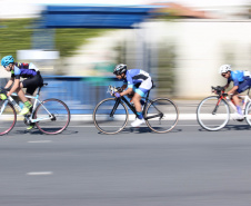 O Paraná foi o primeiro estado do país a retomar as competições escolares, com a realização da 67ª edição dos Jogos Escolares do Paraná (JEPS). O fim de semana contou com disputas presenciais do ciclismo, em Araucária, e do tênis de mesa, em Toledo. Somando as duas modalidades, 152 alunos-atletas participaram das provas. - Curitiba, 09/08/2021  -  Foto: Beto Pacheco/Paraná Esporte