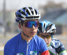 O Paraná foi o primeiro estado do país a retomar as competições escolares, com a realização da 67ª edição dos Jogos Escolares do Paraná (JEPS). O fim de semana contou com disputas presenciais do ciclismo, em Araucária, e do tênis de mesa, em Toledo. Somando as duas modalidades, 152 alunos-atletas participaram das provas. - Curitiba, 09/08/2021 - Foto: Beto Pacheco/Paraná Esporte
