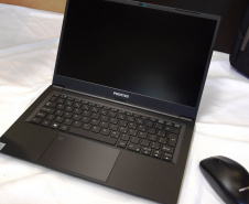 O Governo do Estado vai entregar 1.509 computadores para todas as unidades vinculadas à Secretaria de Estado da Saúde (Sesa), sendo 1.359 máquinas padrão desktop e 150 notebook?s.  -  Curitiba, 09/08/2021  -  Foto: Américo Antonio/SESA