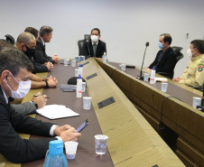 A Secretaria da Segurança Pública do Paraná (Sesp) recebeu, na manhã desta segunda-feira (09/08), a visita do Secretário de Operações Integradas (SEOPI) do Ministério da Justiça, Alfredo de Souza Lima Coelho Carrijo, para conhecer a estrutura da Pasta e fazer uma reunião técnica com intuito de reforçar a integração com o estado do Paraná. - Curitiba, 09/08/2021  -  Foto: SESP-PR