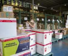 Distribuição de vacinas para o interior do estado.
Foto: Gilson Abreu/AEN