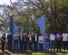 O descerramento de duas placas, uma sobre a data comemorativa em si e outra alusiva ao início do curso de Física Médica, marcou hoje (9) as celebrações oficiais sobre os 30 anos do Câmpus Regional de Goioerê (CRG) da Universidade Estadual de Maringá (UEM). Foto:Assessoria de Imprensa da Prefeitura de Goioerê
