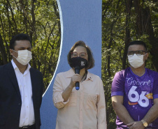 O descerramento de duas placas, uma sobre a data comemorativa em si e outra alusiva ao início do curso de Física Médica, marcou hoje (9) as celebrações oficiais sobre os 30 anos do Câmpus Regional de Goioerê (CRG) da Universidade Estadual de Maringá (UEM). Foto:Assessoria de Imprensa da Prefeitura de Goioerê
