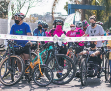 A retomada do esporte paranaense foi marcada nesta terça-feira, 10, com o lançamento do Programa Pedala Paraná na sede da Superintendência de Esporte do Governo do Paraná. O termo de cooperação técnica entre o Paraná e entidades parceiras e termo de adesão com os municípios foram assinados, assim oficializando a fase inicial do projeto com 80 ciclorrotas. - Curitiba, 10/08/2021 - Foto: Thiago Chas/Paraná Esporte