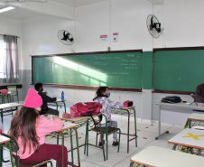 Resolução reduz o espaçamento em sala de aula. Foto: Silvio Turra/SEED