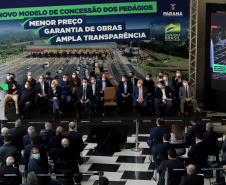 O governador Carlos Massa Ratinho Junior e o ministro da Infraestrutura, Tarcísio Gomes de Freitas, apresentam, os detalhes da nova concessão de 3,3 mil quilômetros de rodovias do Paraná. Foto: Ari Dias/AEN