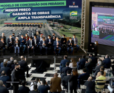 O governador Carlos Massa Ratinho Junior e o ministro da Infraestrutura, Tarcísio Gomes de Freitas, apresentam, os detalhes da nova concessão de 3,3 mil quilômetros de rodovias do Paraná. Foto: Ari Dias/AEN