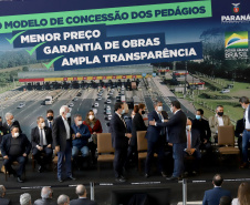 O governador Carlos Massa Ratinho Junior e o ministro da Infraestrutura, Tarcísio Gomes de Freitas, apresentam, os detalhes da nova concessão de 3,3 mil quilômetros de rodovias do Paraná. Foto: Ari Dias/AEN