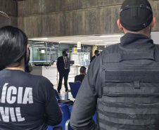 Uma força tarefa envolvendo a Polícia Civil do Paraná (PCPR), a Receita Federal, as Receitas Estaduais do Paraná, Minas Gerais e São Paulo e Instituto de Criminalística do Paraná está nas ruas, desde as primeiras horas da manhã desta quinta-feira (12), para cumprir dez mandados de busca e apreensão.  -  Curitiba, 12/08/2021  -  Foto: PCPR