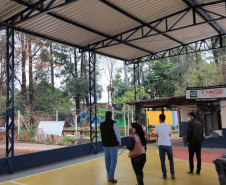 Os donativos arrecadados pela ação solidária do Escritório Regional do Instituto Água e Terra (IAT) em Foz do Iguaçu foram distribuídas nesta quinta-feira (12). A ação faz parte do Programa Paraná Mais Verde com doação de mudas nativas em troca de doações para ajudar famílias em situação de vulnerabilidade. - foz do iguaçu, 13/08/2021  -  Foto: IAT