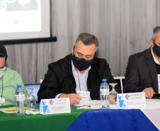 O secretário de Estado da Saúde, Beto Preto, participou nesta sexta-feira (13) de um seminário realizado pelo Consórcio Metropolitano de Saúde do Paraná (Comesp) e anunciou a construção de dois Ambulatórios Médicos de Especialidades (AME’s), um em Colombo (para atendimento a Região Norte) e outro em São José dos Pinhais (Sul), na Região Metropolitana de Curitiba (RMC).. Foto: Américo Antonio/SESA