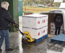 Mais 240,9 mil vacinas contra a Covid-19 chegam ao Paraná
Foto: Américo Antonio/SESA