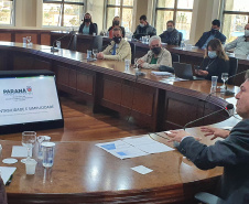 O secretário do Desenvolvimento Sustentável e do Turismo, Márcio Nunes, se reuniu com representantes municipais, profissionais do órgão ambiental estadual e integrantes do R20, grupo consultivo que busca soluções relacionadas aos resíduos sólidos. -  Curitiba, 17/08/2021  -  Foto: SEDEST