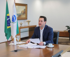 O governador Carlos Massa Ratinho Junior participa  nesta quinta-feira (19) da cerimônia de adesão dos estados do Sul do Brasil ao Pacto Nacional pela Primeira Infância. A iniciativa, criada pelo Conselho Nacional de Justiça (CNJ), promove seminários temáticos para sensibilizar profissionais do sistema de justiça sobre o Marco Legal da Primeira Infância. 19/08/2021 - Foto: Geraldo Bubniak/AEN