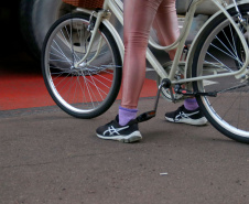 No Dia Nacional do Ciclista, PM relembra cuidados com veículos frageis no trânsito  -  Curitiba, 19/08/2021  -  Foto: SESP-PR