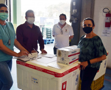 Paraná distribui nesta segunda-feira 223.268 doses de vacinas contra a Covid-19. Foto: Américo Antonio/SESA