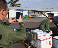 Paraná distribui nesta segunda-feira 223.268 doses de vacinas contra a Covid-19. Foto: Américo Antonio/SESA