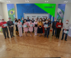 O governador Carlos Massa Ratinho Junior participa nesta segunda-feira (23) da premiação Amigos da Patria Voluntaria, ao lado da Presidente do conselho da Superintendência de Ação Solidária, a primeira-dama Luciana Saito Massa. 23/08/2021 - Foto:Valdelino Pontes