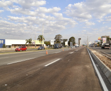 A Coordenação da Região Metropolitana de Curitiba (Comec) concluiu nesta segunda-feira, 23, as obras no cruzamento da Avenida Comendador Franco (Avenida das Torres), em São José dos Pinhais, com a Avenida Rui Barbosa. Foto: Gilson Abreu/AEN