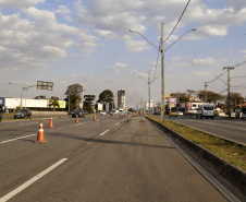 A Coordenação da Região Metropolitana de Curitiba (Comec) concluiu nesta segunda-feira, 23, as obras no cruzamento da Avenida Comendador Franco (Avenida das Torres), em São José dos Pinhais, com a Avenida Rui Barbosa. Foto: Gilson Abreu/AEN