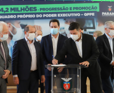 O governador Carlos Massa Ratinho Junior anuncia   nesta terça-feira (24) o pagamento de promoções e progressões de 2021 para servidores públicos. 24/08/2021 - Foto: Geraldo Bubniak/AEN